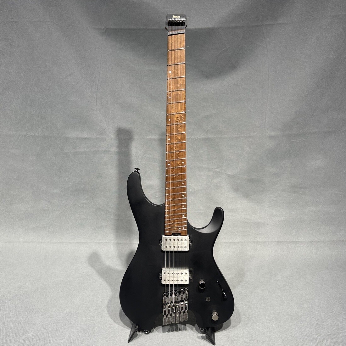 Electric Guitar Ibanez QX52 BKF Quest Series Black Headless Electric Guitar Ibanez QX52 BKF Quest Series Black Headless