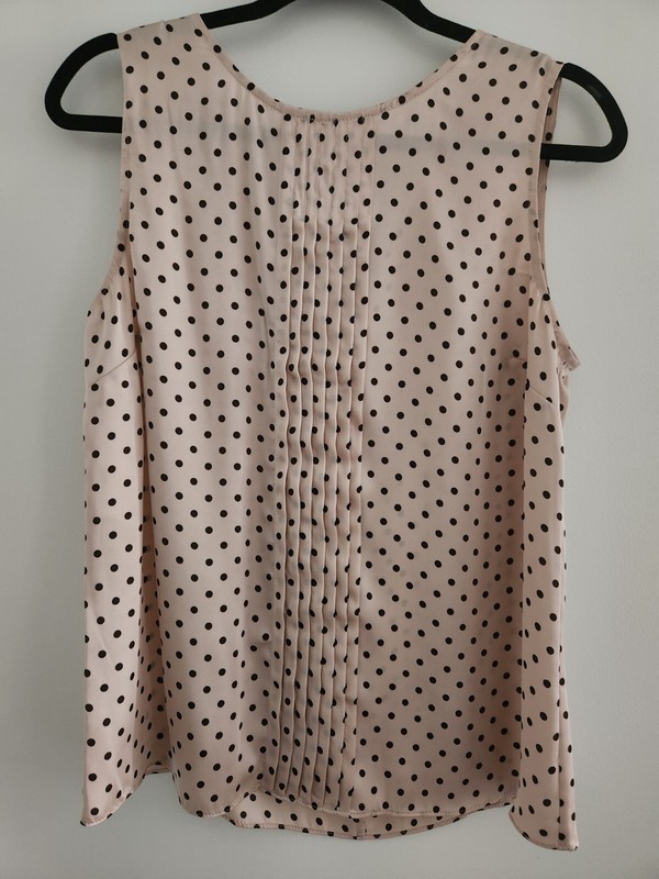 JONES NEW YORK SLEEVELESS BEIGE W BLACK DOTS  10