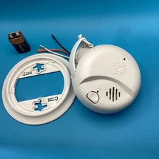 BRK First Alert SMI100-AC Smoke Alarm (2024 SEP 25) Used Ships FREE