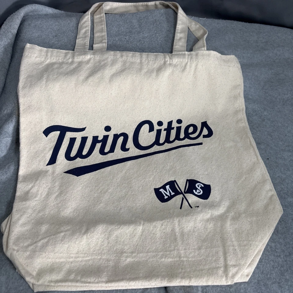 Minnesota Twins Breakaway Lanyard and Tote - Image 3 of 4