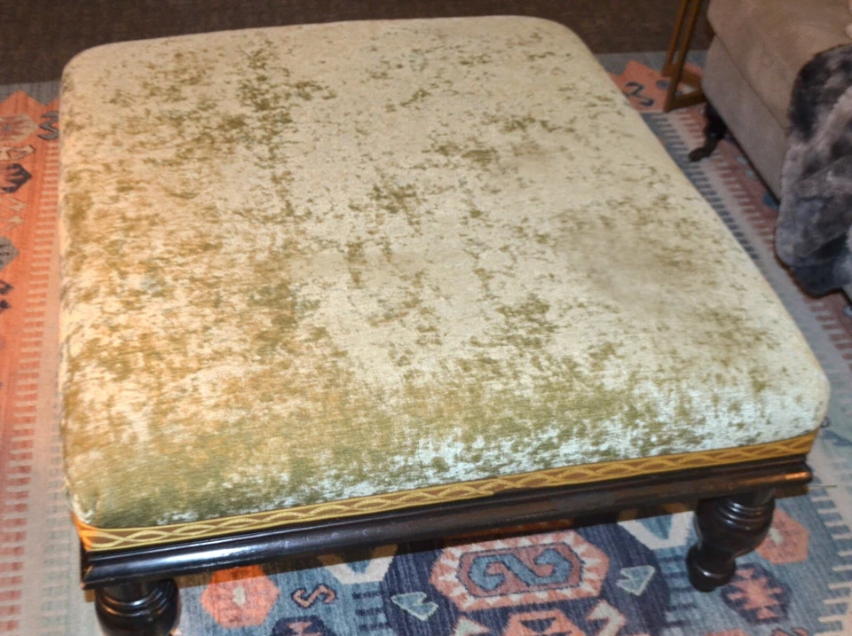 Robert Allen Green Crushed Velvet 2.5 yds Remnant - Image 4 of 4