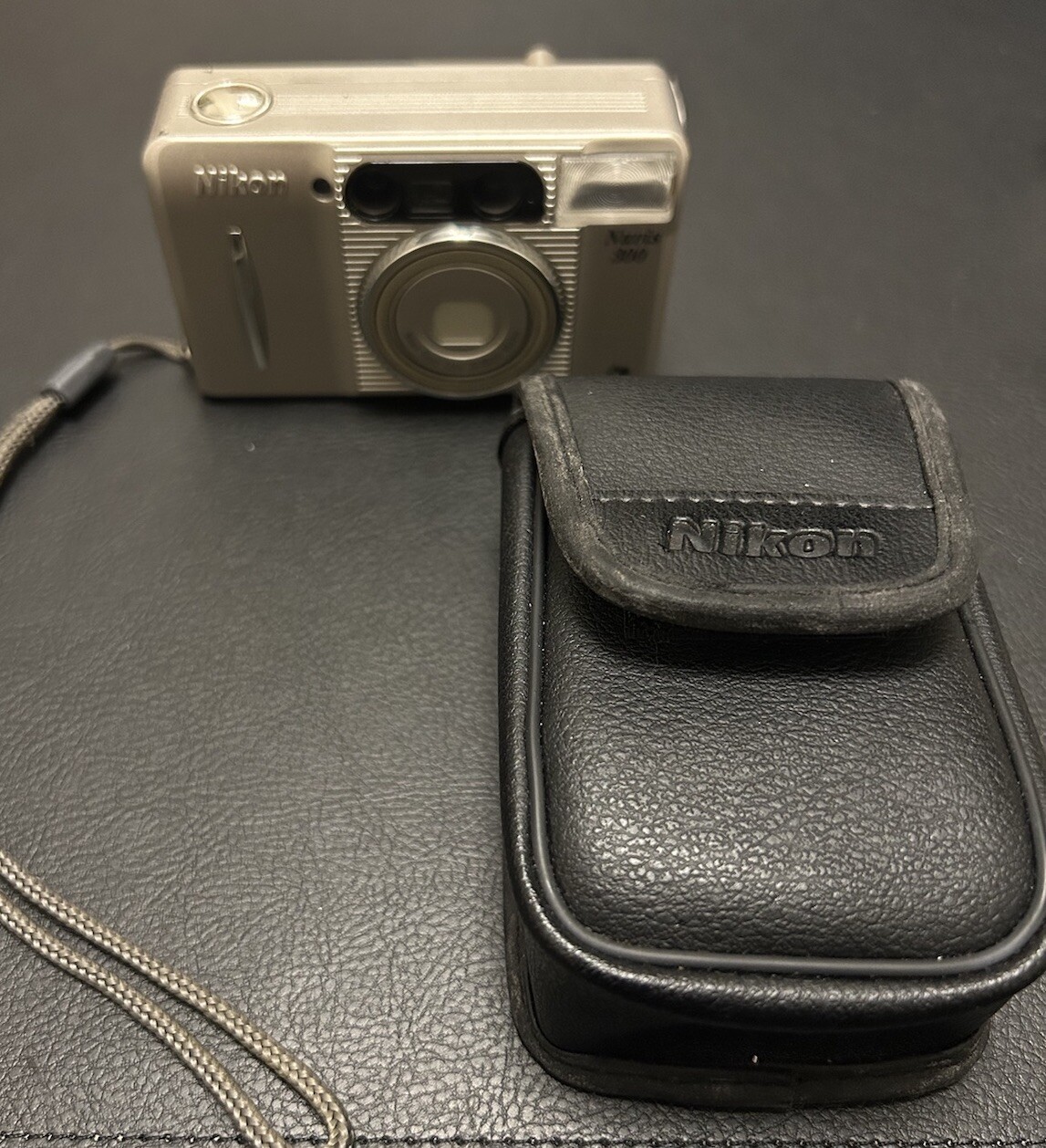Nikon Nuvis 300 Camera. APS Film. Zoom Lens 28-80mm and case