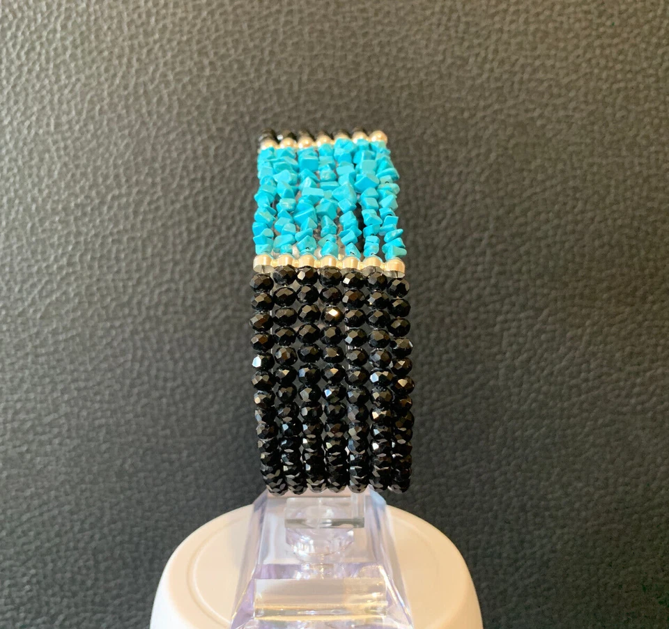 Bracciale a 7 fili in pepite di turchese e pietra onice. Bordini argento - Immagine 2 di 2