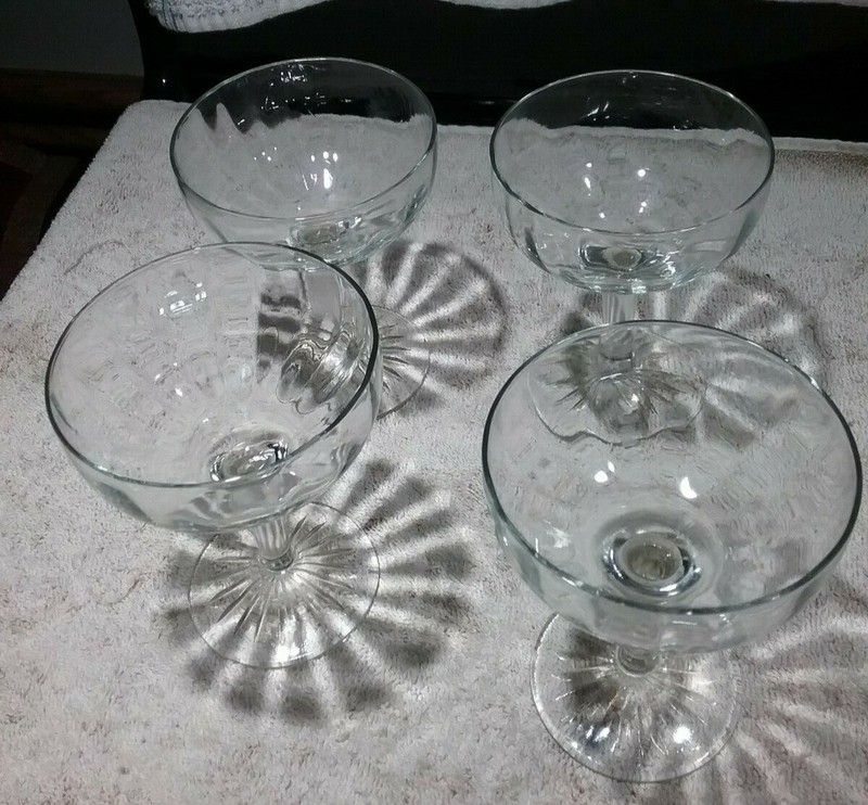 Clear Swirl? Glass  4 oz  Wine / Champagne Glasses 4-3/4"H (set of 4)