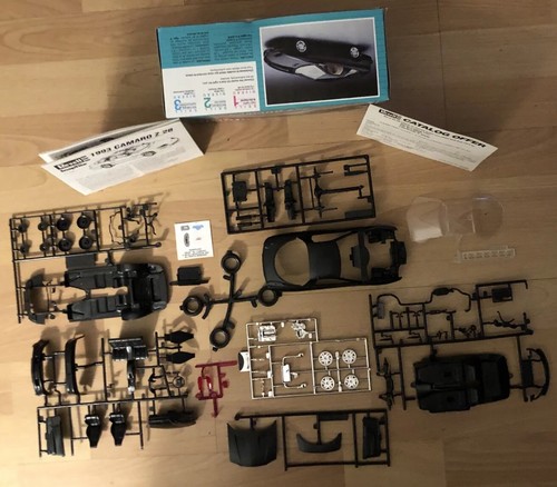 Revell 6288 1/25 Scale SnapTite '93 1993 Chevy Camaro Z28 Plastic Model Kit - Picture 12 of 12