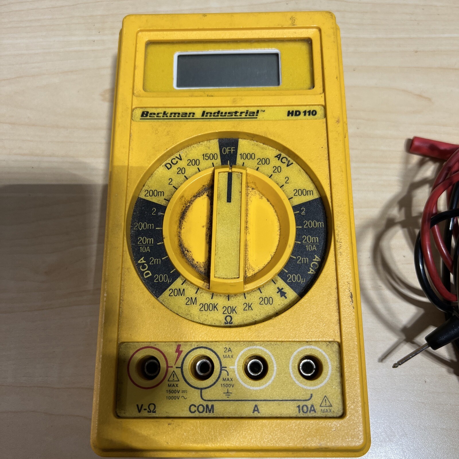 Beckman Industrial HD 110 Multimeter Tabletop Stand Digital Read Out