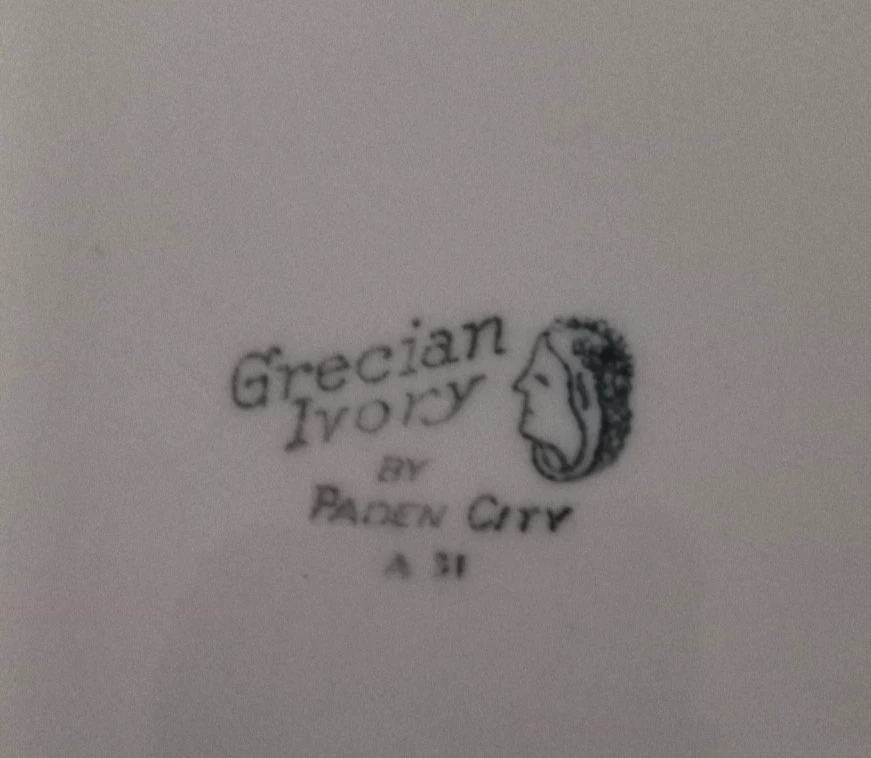 Platos de cena 9" - Juego de cuatro - Marfil griego de Paden City A 31 - Usado Foto 2 de 2