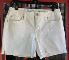Seven7 Women's Classic Bone White Weekend Denim Jean Shorts Size 4 NWT