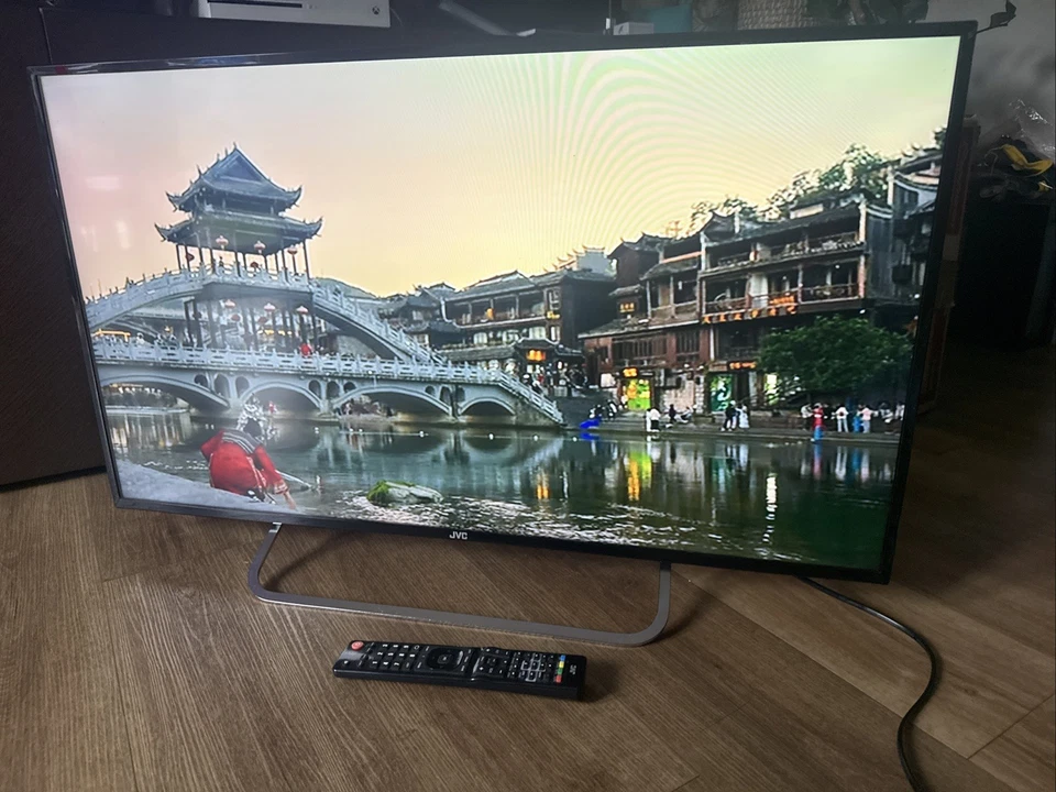 JVC LT-40C590 40” Full HD LED Backlit LCD Freeview HD TV 60Hz- Black - Image 4 of 4