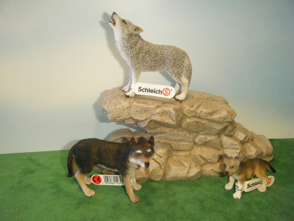 schleich dogs and wolves