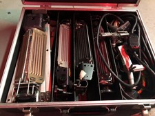 Lowel Tota-Light Portable Studio Kit several Lights And Brackets Great Cond