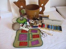 LOTTO VECCHI ATTREZZI CUCITO ricamo uncinetto puntaspilli vintage sarta filo