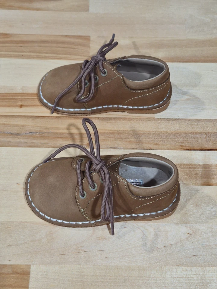Zapatos de vestir L’amour marrón gamuza con cordones para niños talla 6 cuero Foto 2 de 4