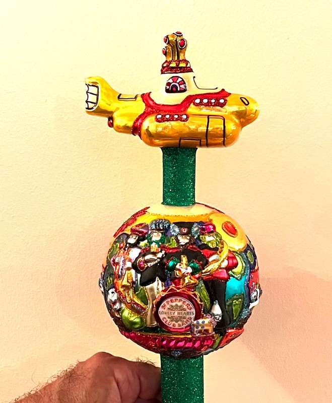 RADKO BEATLES ON TOP FINIAL GLASS CHRISTMAS ORNAMENT  1020931 (2021)
