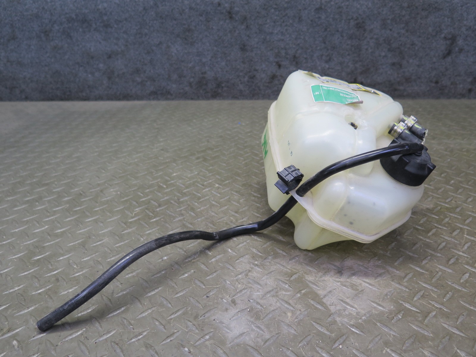 2008-2019 MASERATI GRANTURISMO M145 ENGINE COOLANT EXPANSION OVERFLOW RESERVOIR