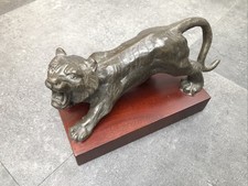 Peter Hicks.   Tiger figurine on wooden plinth.  Excellent Condition.