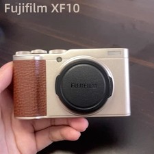 Fujifilm XF10 Camera Champagne Gold - 24.2MP APS-C, 28mm f/2.8 Prime Lens
