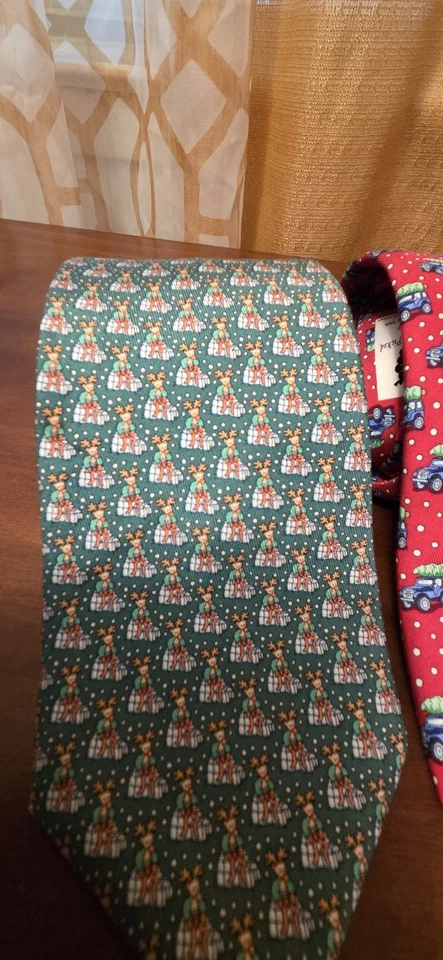 Corbata Vineyard Vines tema de Navidad 100 % seda roja y verde EE. UU. 2 piezas Foto 2 de 4