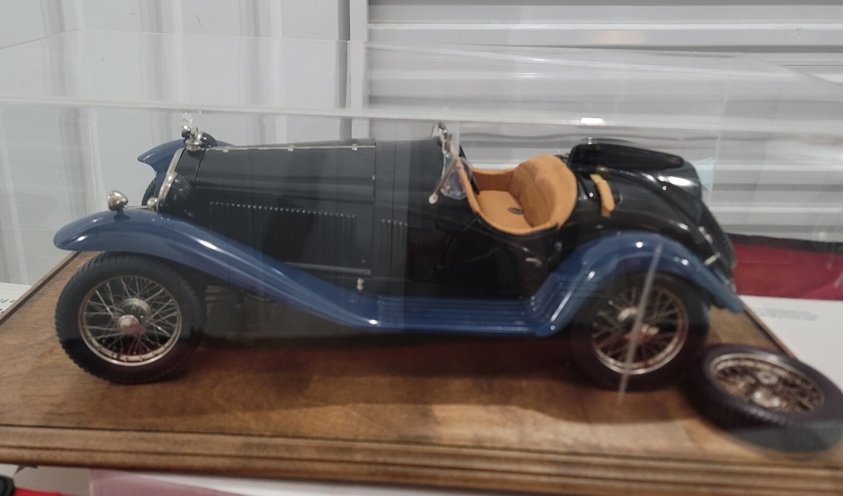 Pocher 1932 Alfa Romeo Spider Touring Gran Sport 1/8 Model Kit K
