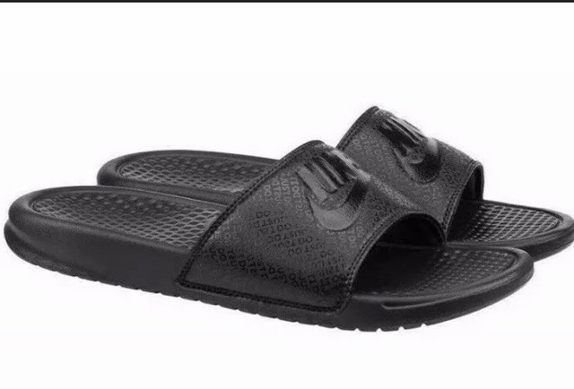 nike benassi triple black