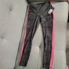 New Reebok Leggings, 7/8, high rise S. 83 Polyester, 17 Spandex