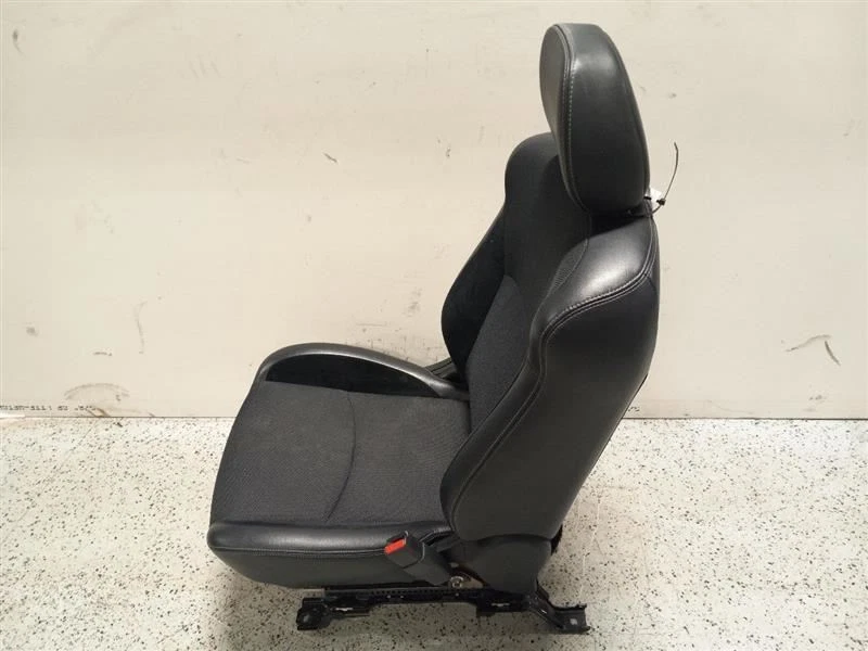 Assento de passageiro dianteiro MITSUBISHI OUTLANDER 2008 FABRICANTE DE EQUIPAMENTO ORIGINAL - Imagem 4 de 4