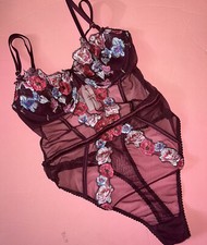 Victoria's Secret 34C/36B M TEDDY bodysuit Kir PINK MAROON FLORAL EMBROIDERED