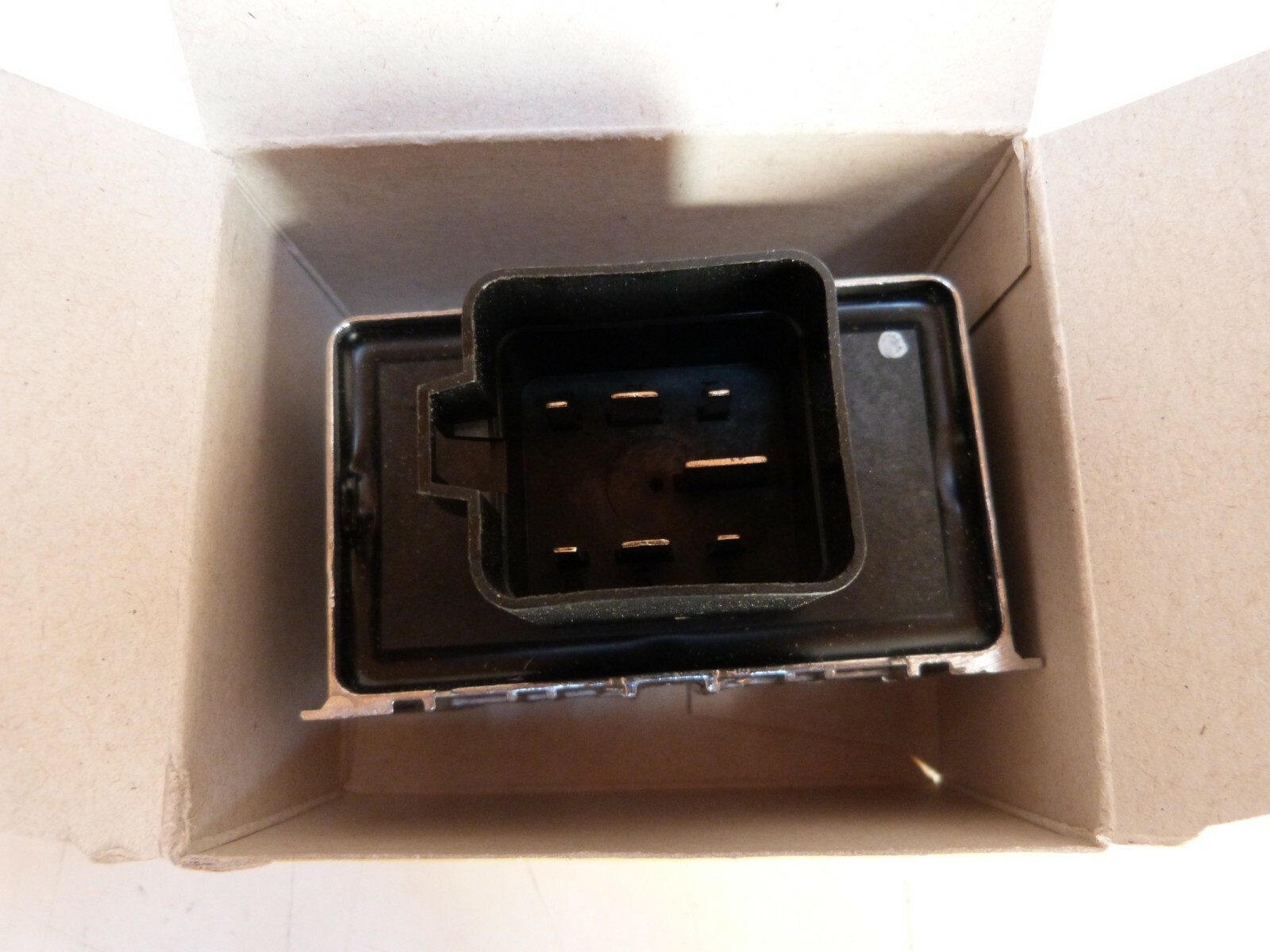 Relais préchauffage Hella neuf régulateur de tension 12V pour Opel Zafira diesel