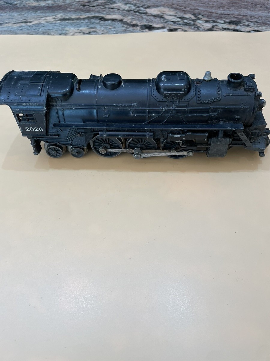 Vintage Lionel Train Set 1953-1- 2026 Engine And Cars Scale Track