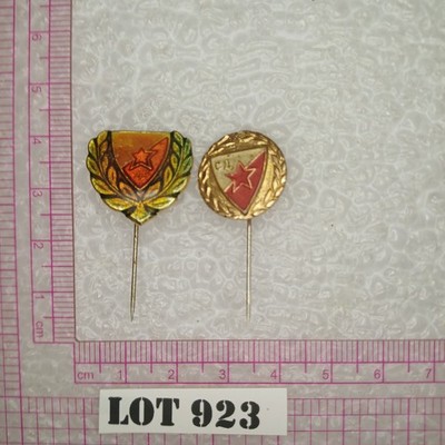 Vintage FC RED STAR FK Crvena Zvezda Football Soccer Club Pin 2/1 LOT 923