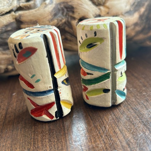 Vintage Wooden Native American Folk Art Totem Pole Salt & Pepper Shakers - Picture 3 of 7