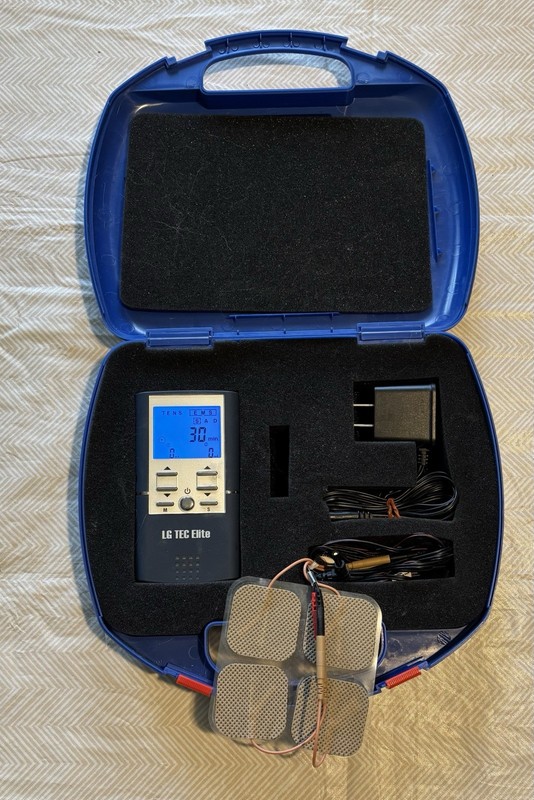 LG TEC Elite TENS EMS Muscle Stimulator Pain Relief Unit w/ Case Adapter Leads