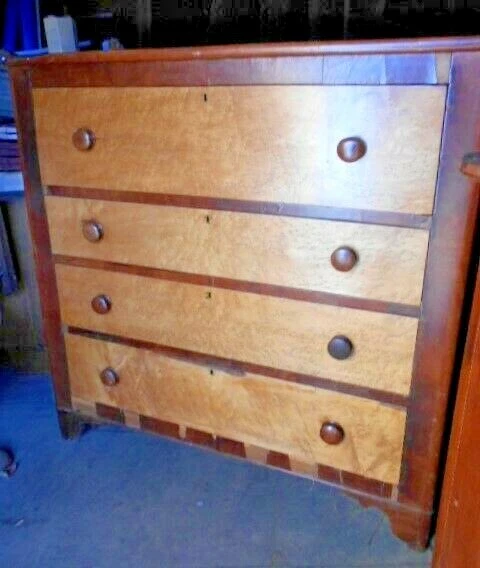 ANTIGUA COFRE DE CEREZO IMPERIO AMERICANO CON CAJONES DE ARCE OJO DE PÁJARO Foto 2 de 4