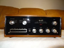 McIntosh C26 Solid State Stereo Preamplifier w/ Walnut Cabinet + Owner's Manual