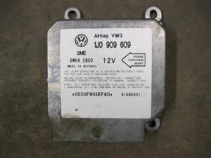 Airbagsteuergerät VW Golf 4 Bora Passat 3B Steuergerät Airbag 1J0909609