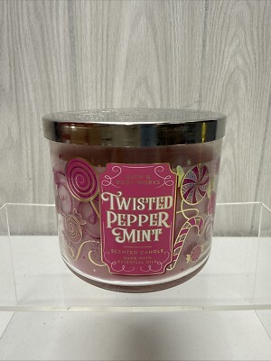 BATH & BODY WORKS/WHITE BARN 3 WICK CANDLE TWISTED PEPPERMINT PINK GLITTER TREAT