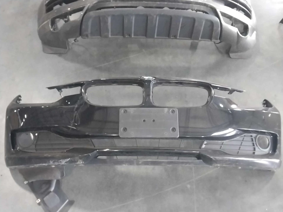 2015 BMW 320I OEM Front Bumper Assembly Black 225466 136K Miles - Imagem 3 de 4