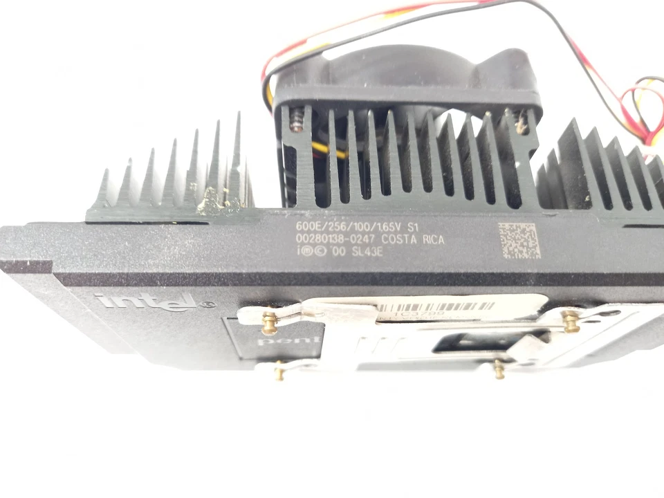 Intel Pentium III 600E Socket Slot 1 600MHz Retro CPU SL43E  - Image 3 of 3