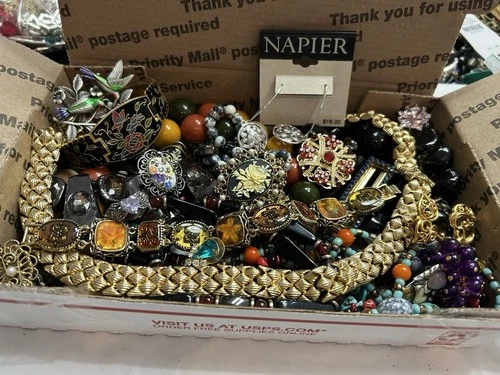 Vintage & Modern Costume Jewelry Lot ~Some Signed ~Small Priority Box #1350