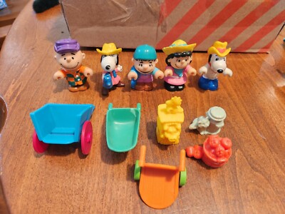 Vintage 1966 Peanuts Lot Of 11 Items