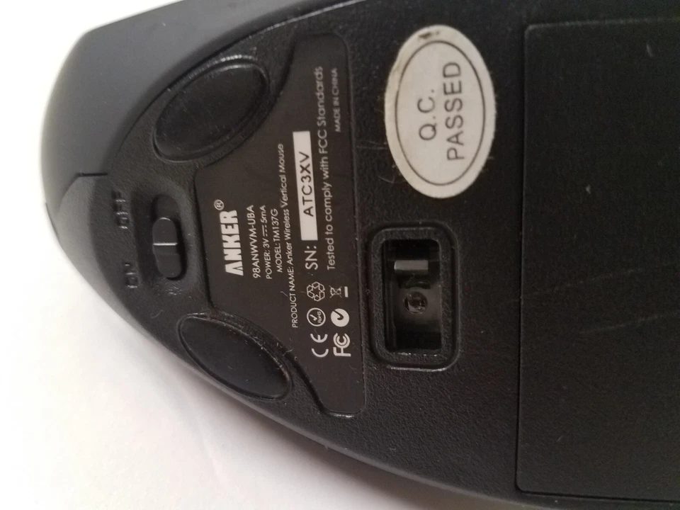 Anker 2.4G Wireless Vertical Ergonomic Optical Mouse w/ USB Receiver (TM137G) - Image 4 of 4