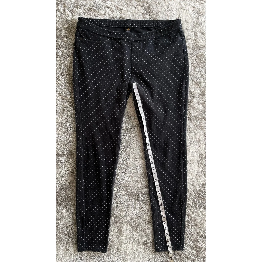 Black top daisy jeggings