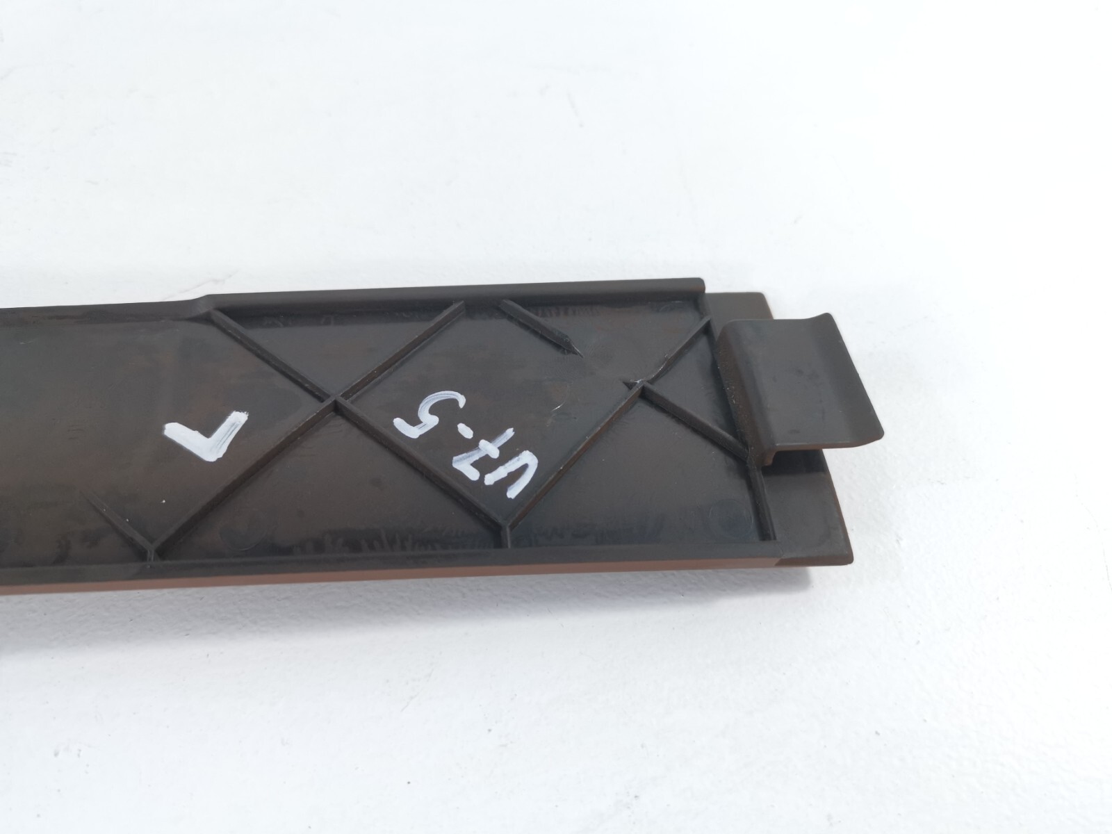 14-19 MASERATI QUATTROPORTE S A PILLAR LEFT SIDE COVER TRIM 670011108 AAH23983