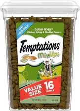 TEMPTATIONS MIXUPS Crunchy and Soft Cat Treats Catnip Fever Flavor, 16 oz. Tub