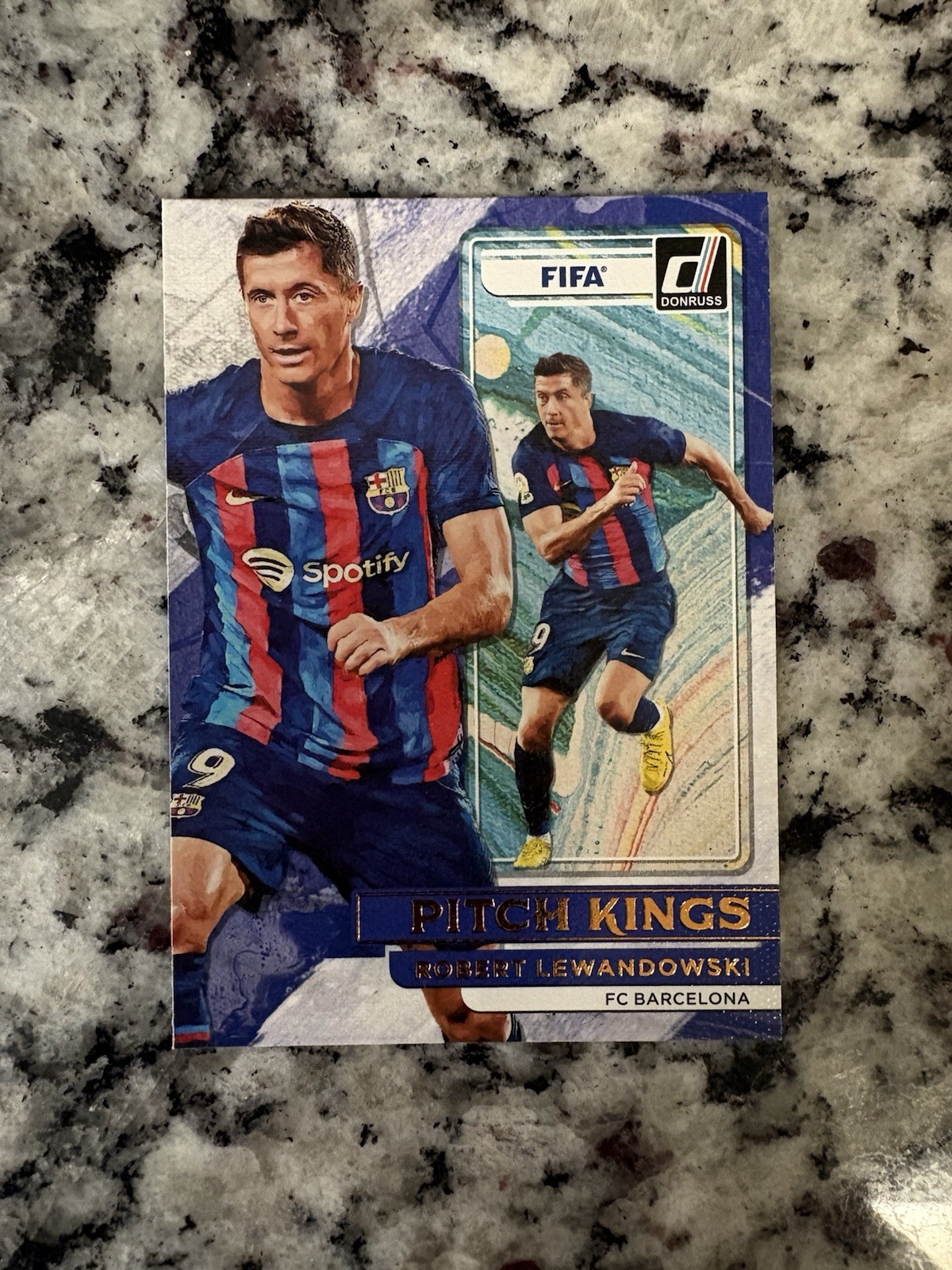 2022-23 Donruss Soccer Pitch Kings #6 Robert Lewandowski - FC Barcelona