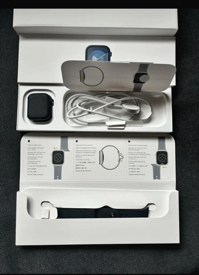 Apple Watch Series 10 Cellular 42-46mm Jet Black Aluminium GPS - Image 3 of 4