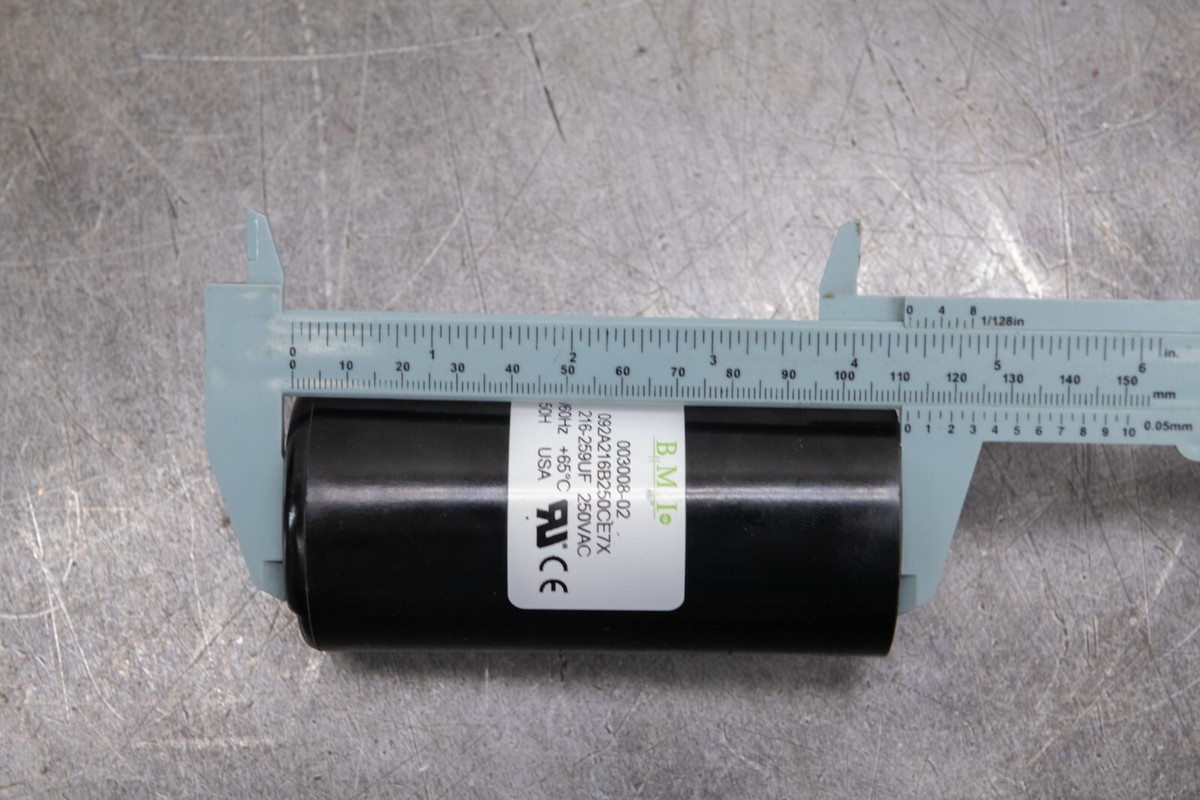 Leeson 003008.02 Start Capacitor 216-259 µF 250 VAC 50/60 Hz