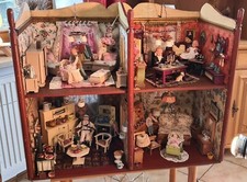 Großes antikes beleuchtetes Puppenhaus 83x66x40cm / Glanz vergangener Zeiten