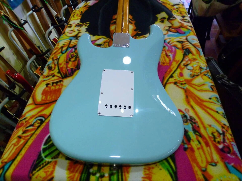 早い者勝ち！ Fender Mexico ストラト ダフネブルー 早い者勝ち