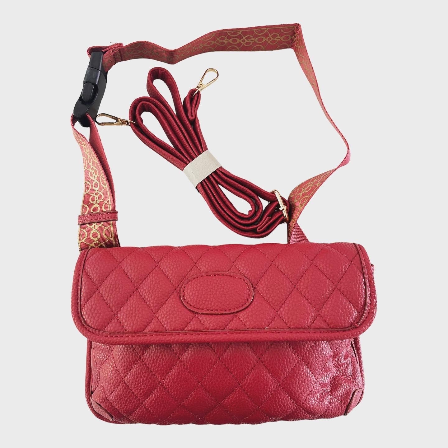 Bolso pequeño rojo salidas ocasionales dos correas ideal para fiestas o tardeos